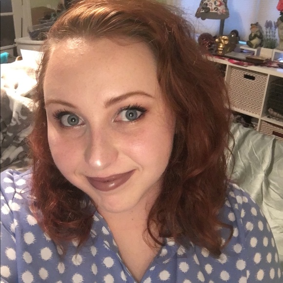 Meet your Posher, Jessica - Picture 3 of 3